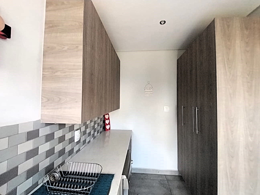 6 Bedroom Property for Sale in Three Rivers Gauteng