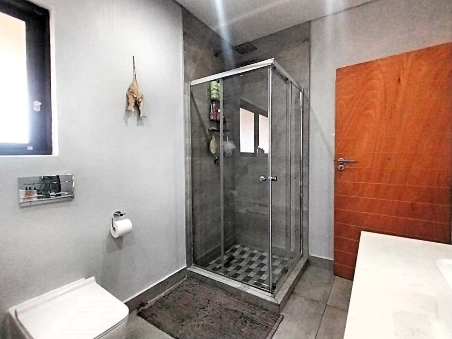 6 Bedroom Property for Sale in Three Rivers Gauteng