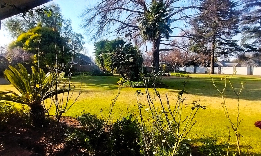 6 Bedroom Property for Sale in Three Rivers Gauteng