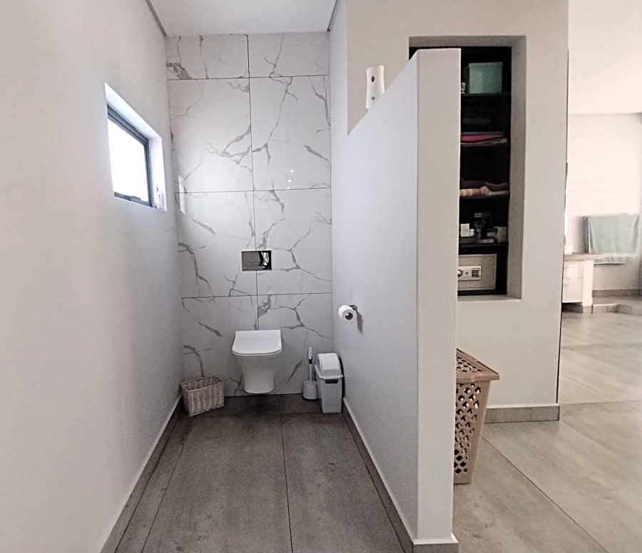 6 Bedroom Property for Sale in Three Rivers Gauteng