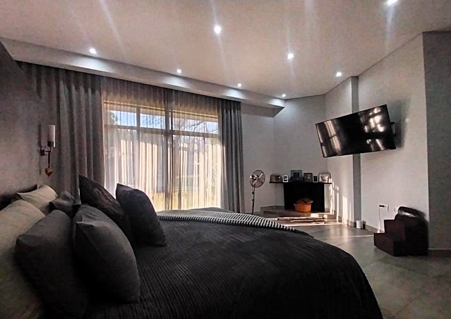 6 Bedroom Property for Sale in Three Rivers Gauteng