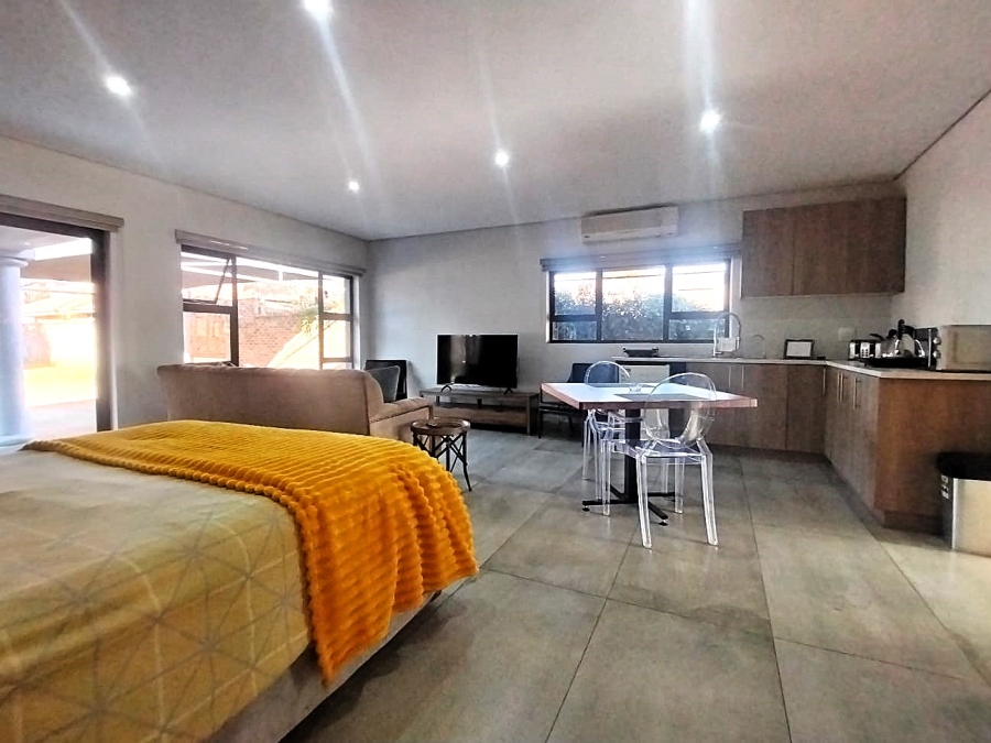 6 Bedroom Property for Sale in Three Rivers Gauteng