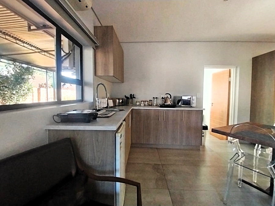 6 Bedroom Property for Sale in Three Rivers Gauteng