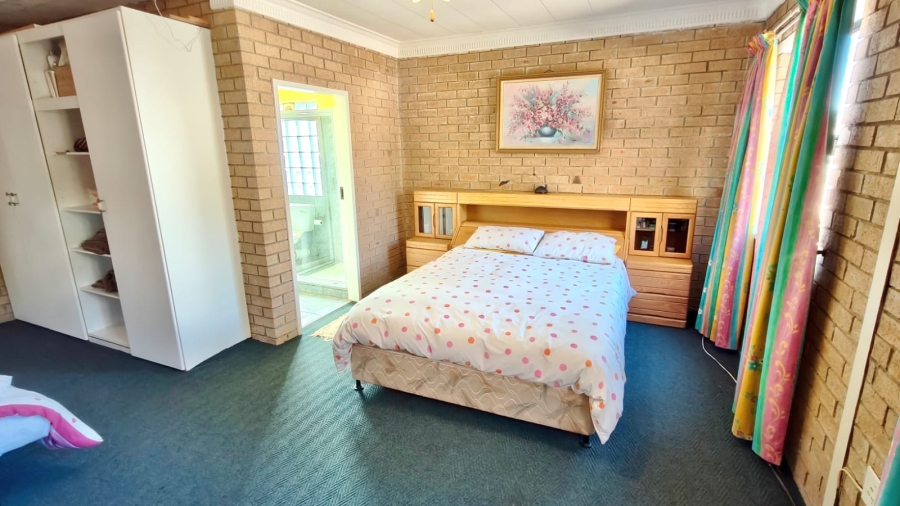 5 Bedroom Property for Sale in Vaal Marina Gauteng