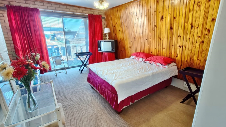 5 Bedroom Property for Sale in Vaal Marina Gauteng