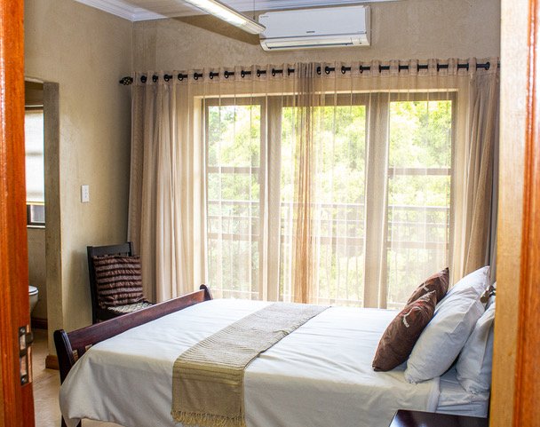 To Let 2 Bedroom Property for Rent in Mondeor Gauteng