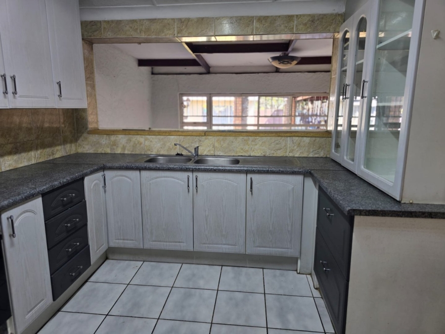 3 Bedroom Property for Sale in Rustivia Gauteng