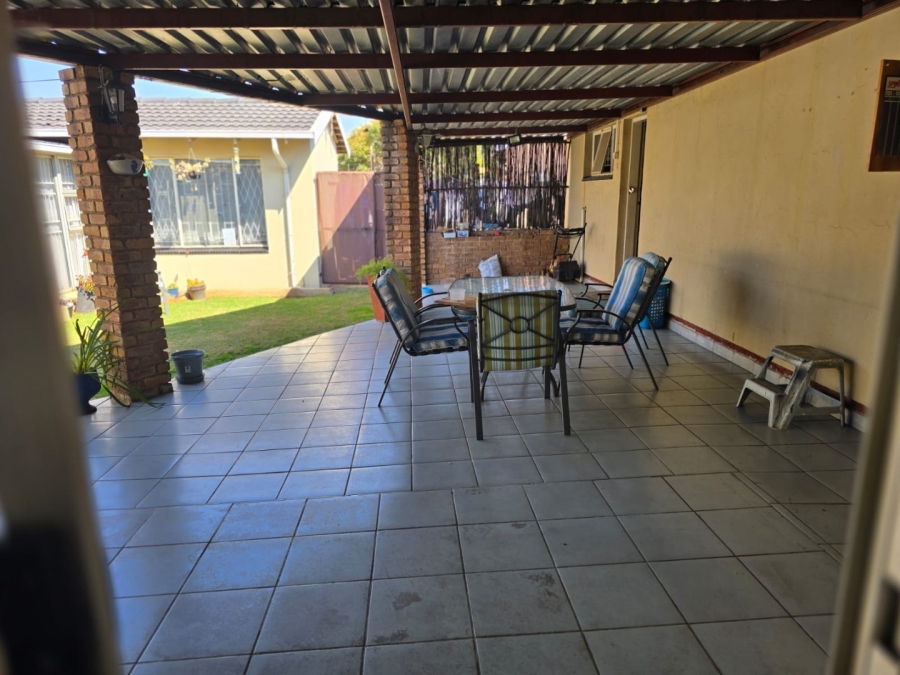 3 Bedroom Property for Sale in Rustivia Gauteng