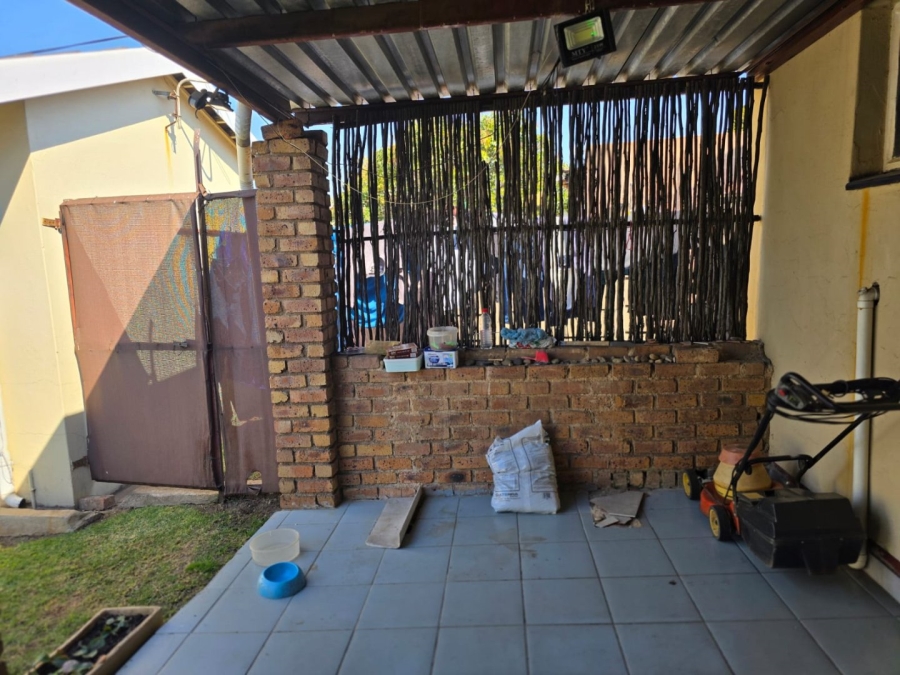 3 Bedroom Property for Sale in Rustivia Gauteng