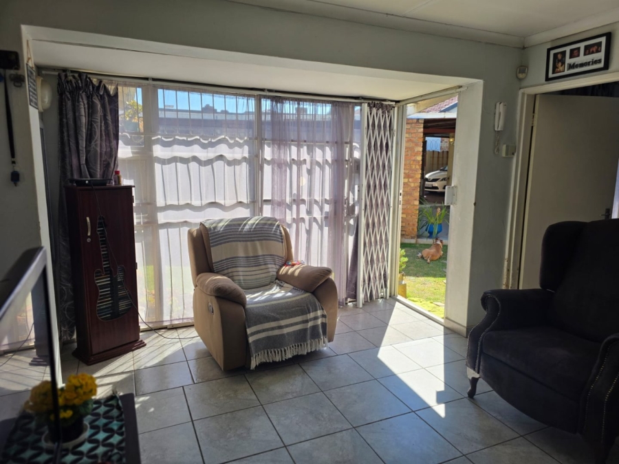 3 Bedroom Property for Sale in Rustivia Gauteng