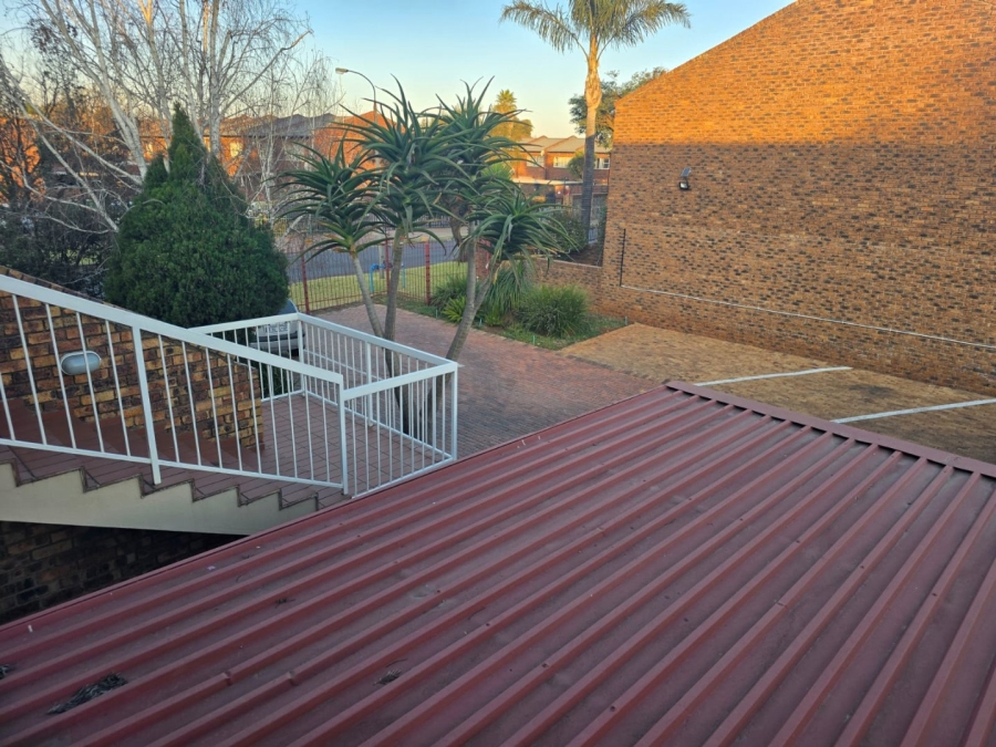 2 Bedroom Property for Sale in Dayanglen Gauteng