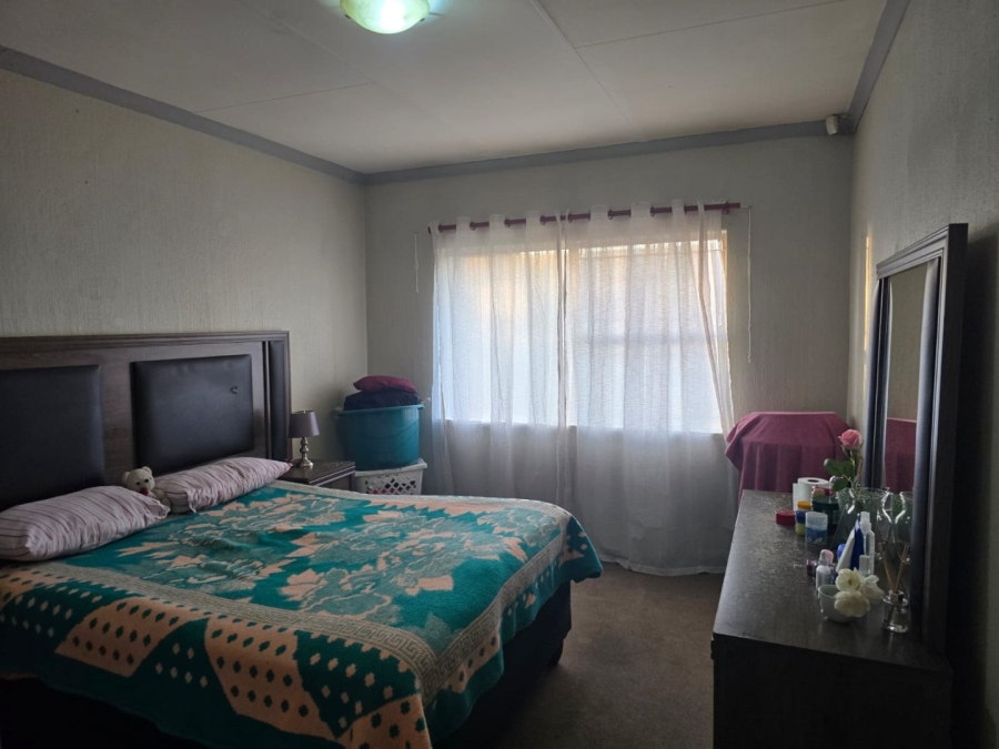 2 Bedroom Property for Sale in Dayanglen Gauteng