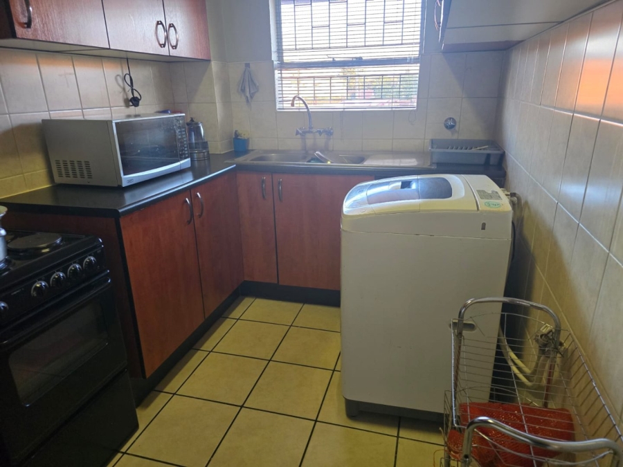 2 Bedroom Property for Sale in Dayanglen Gauteng