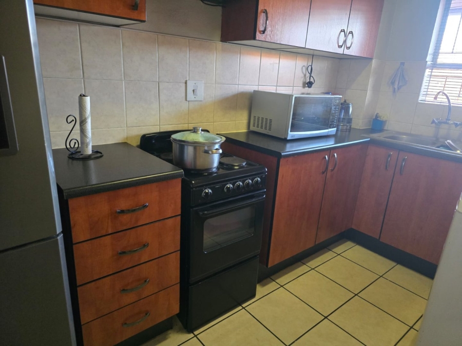 2 Bedroom Property for Sale in Dayanglen Gauteng