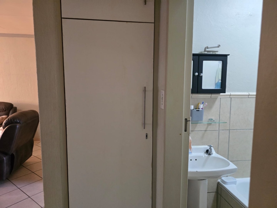 2 Bedroom Property for Sale in Dayanglen Gauteng