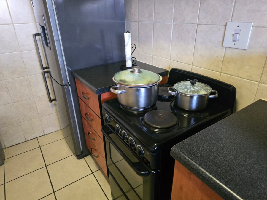 2 Bedroom Property for Sale in Dayanglen Gauteng