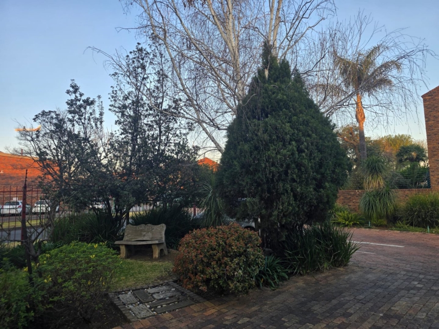 2 Bedroom Property for Sale in Dayanglen Gauteng