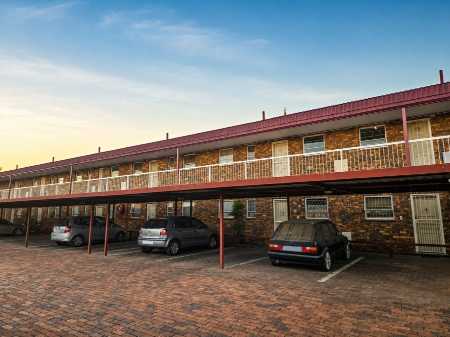 2 Bedroom Property for Sale in Dayanglen Gauteng