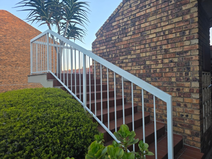 2 Bedroom Property for Sale in Dayanglen Gauteng