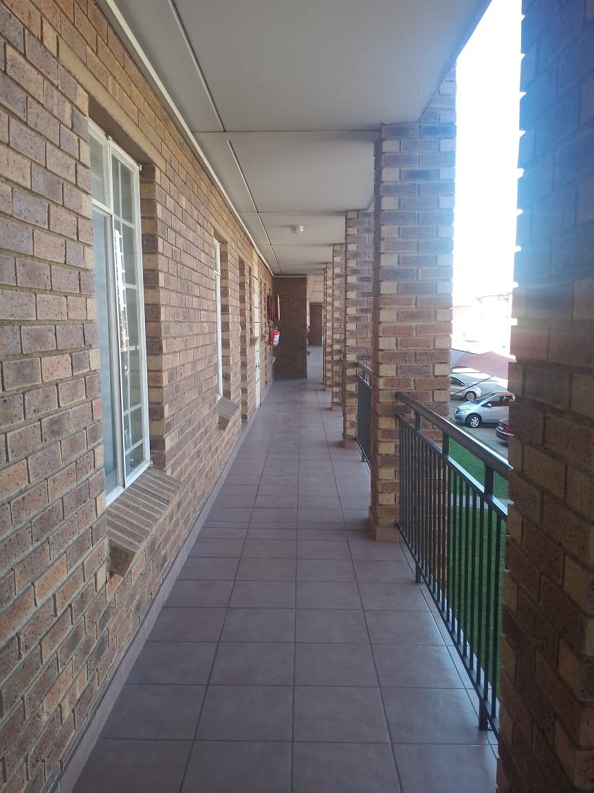 2 Bedroom Property for Sale in Comet Gauteng