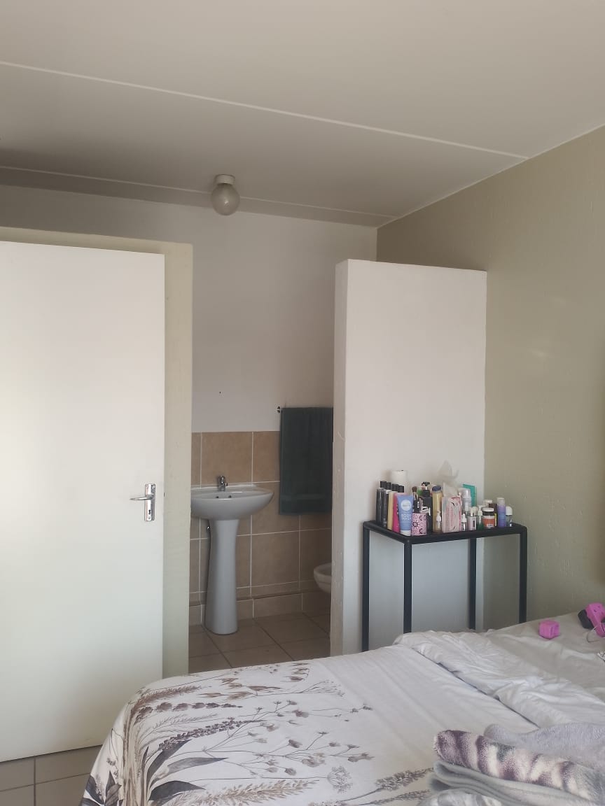 2 Bedroom Property for Sale in Comet Gauteng