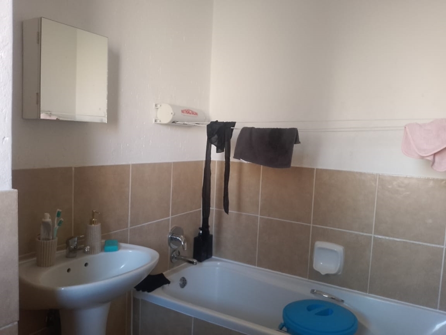 2 Bedroom Property for Sale in Comet Gauteng