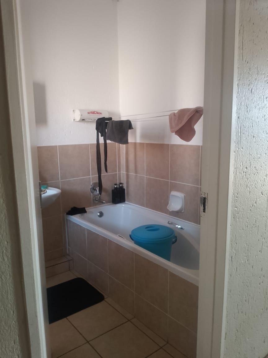 2 Bedroom Property for Sale in Comet Gauteng