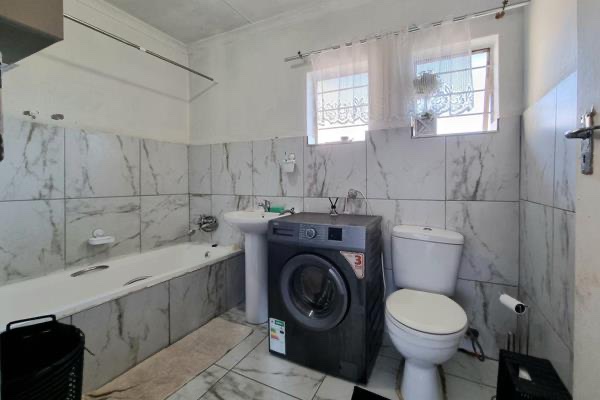 1 Bedroom Property for Sale in Willow Park Manor Gauteng