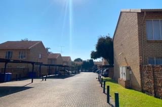 1 Bedroom Property for Sale in Willow Park Manor Gauteng