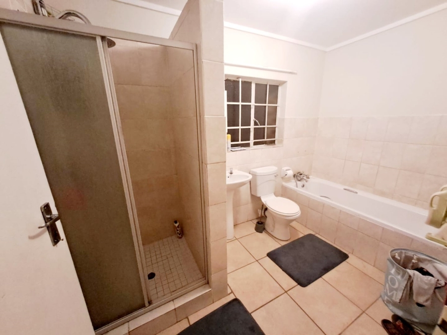 2 Bedroom Property for Sale in The Reeds Gauteng