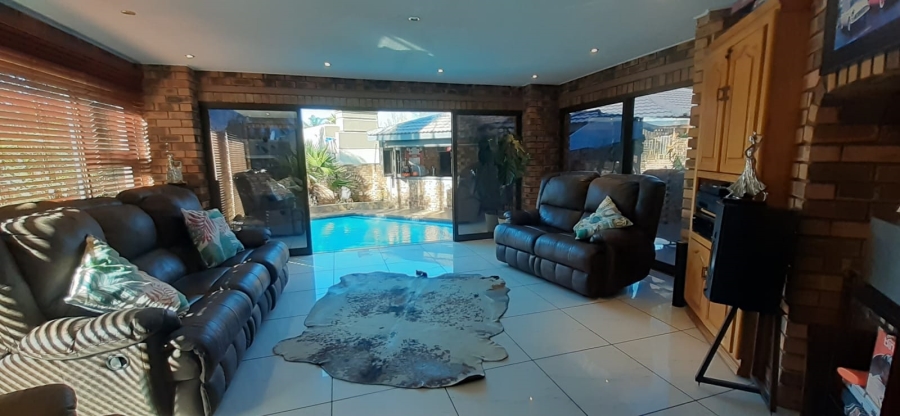 4 Bedroom Property for Sale in Meyersdal Gauteng