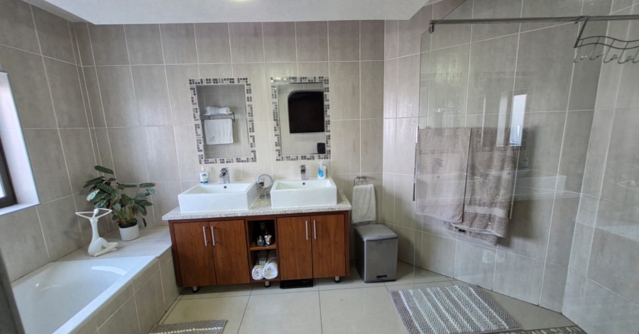 4 Bedroom Property for Sale in Meyersdal Gauteng