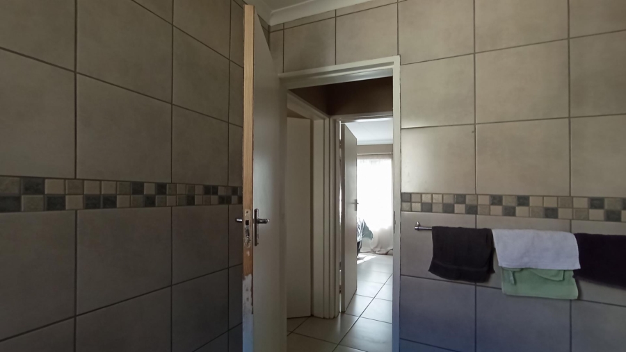 2 Bedroom Property for Sale in Faerie Glen Gauteng