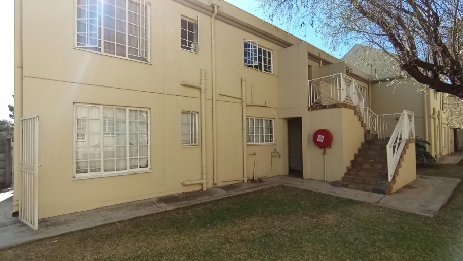 2 Bedroom Property for Sale in Faerie Glen Gauteng