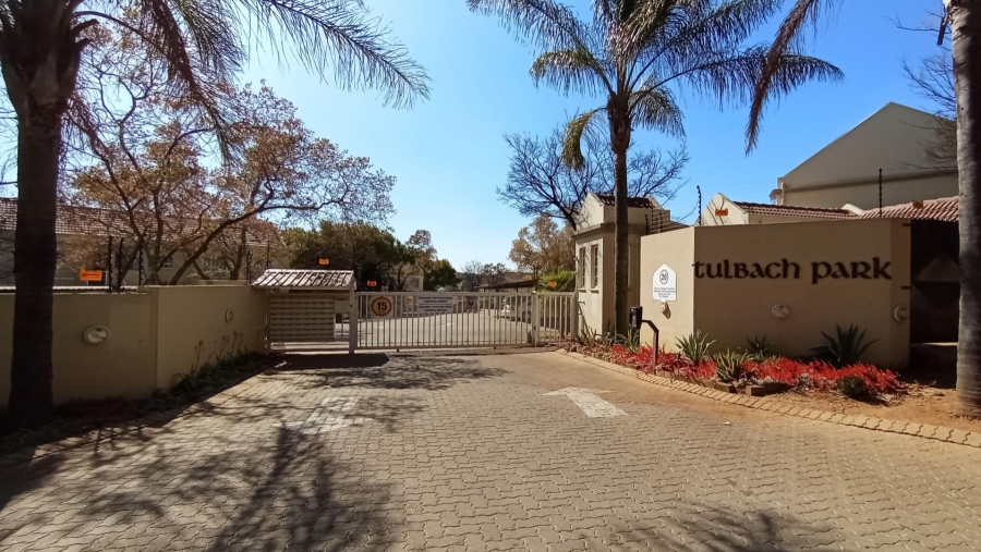 2 Bedroom Property for Sale in Faerie Glen Gauteng