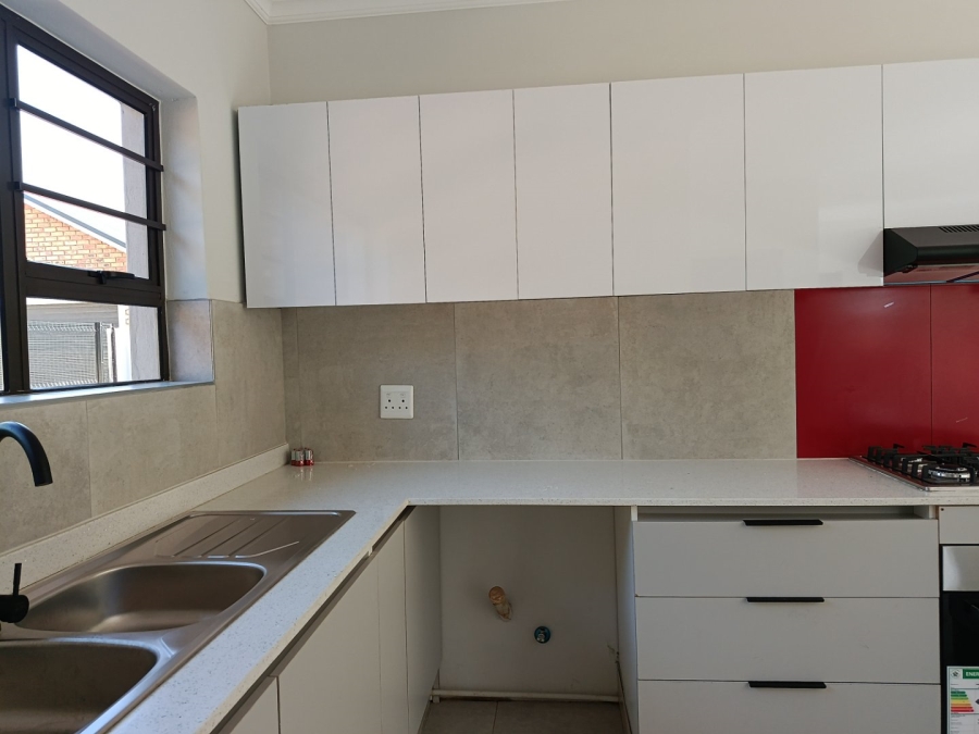 To Let 4 Bedroom Property for Rent in Heuweloord Gauteng