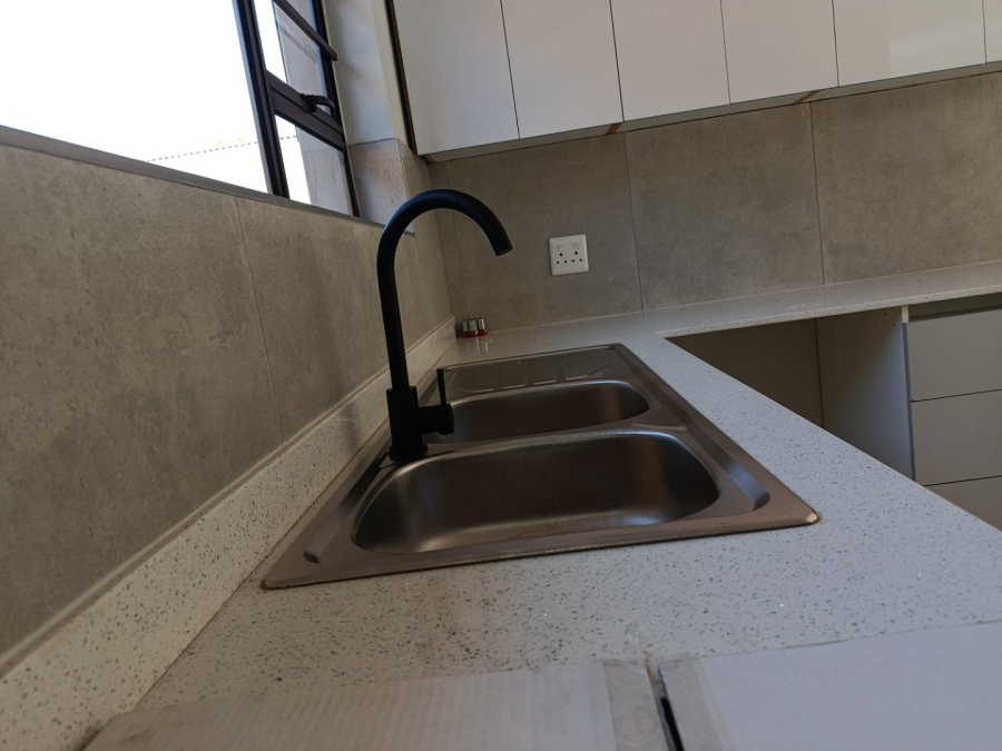To Let 4 Bedroom Property for Rent in Heuweloord Gauteng