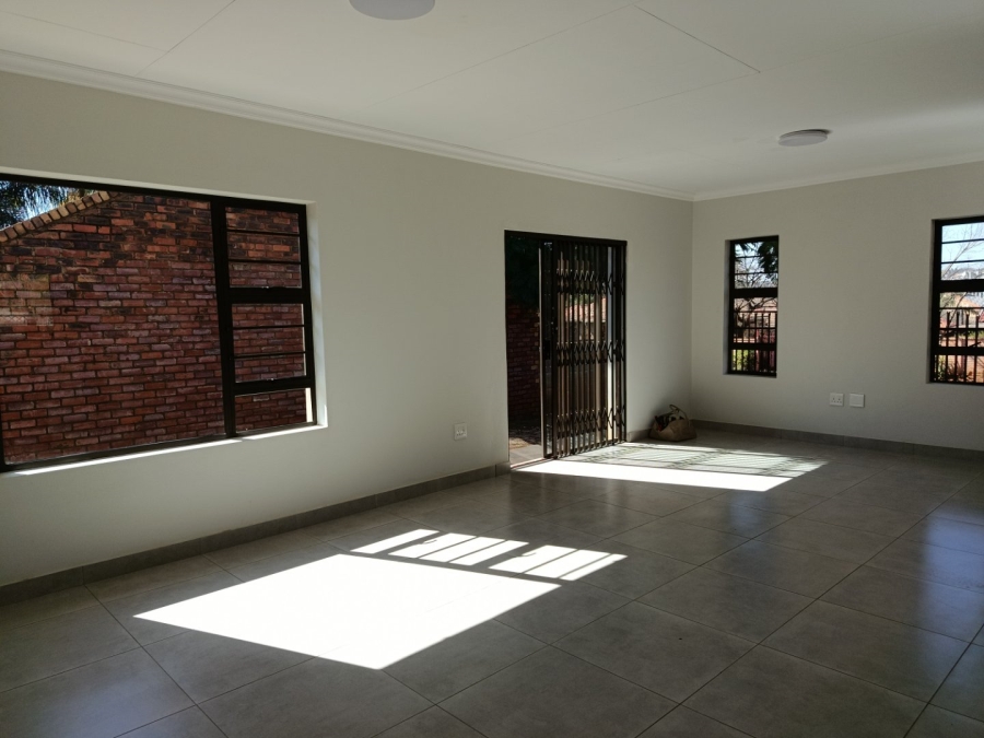 To Let 4 Bedroom Property for Rent in Heuweloord Gauteng
