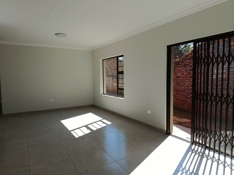 To Let 4 Bedroom Property for Rent in Heuweloord Gauteng