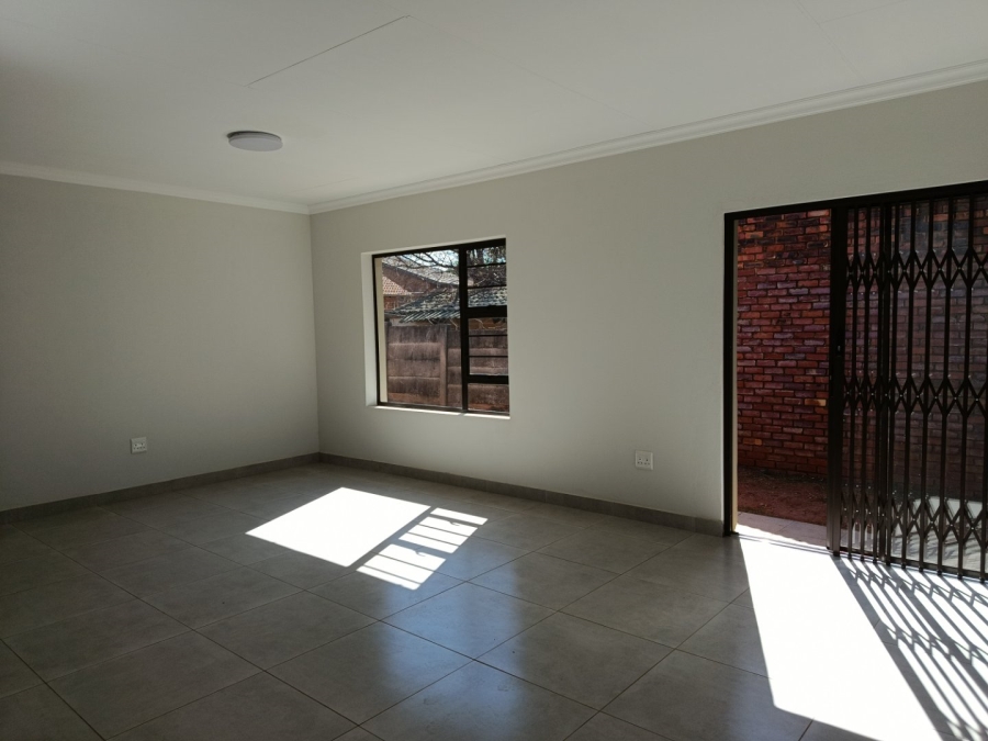 To Let 4 Bedroom Property for Rent in Heuweloord Gauteng