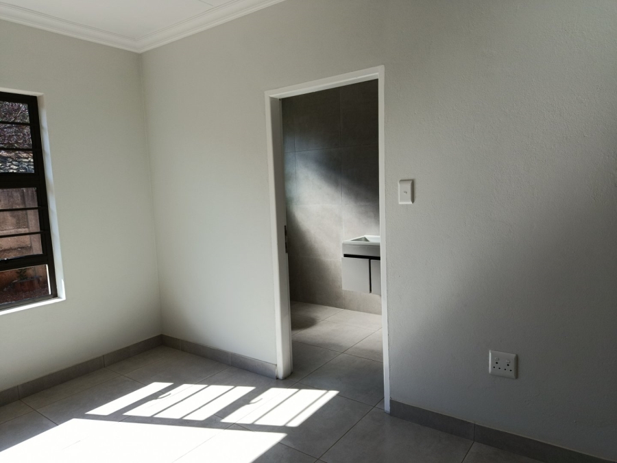 To Let 4 Bedroom Property for Rent in Heuweloord Gauteng
