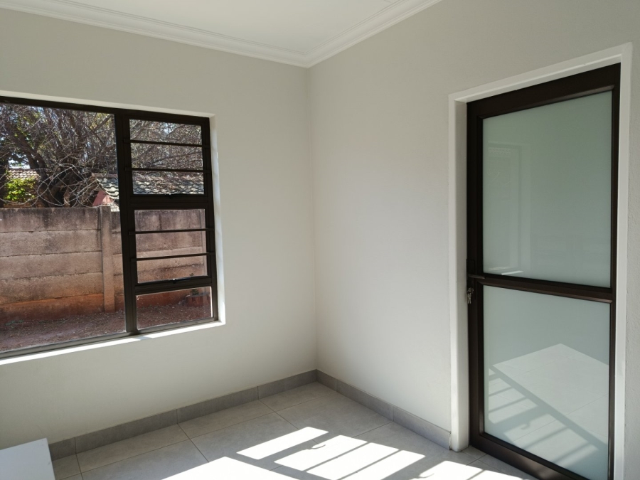 To Let 4 Bedroom Property for Rent in Heuweloord Gauteng