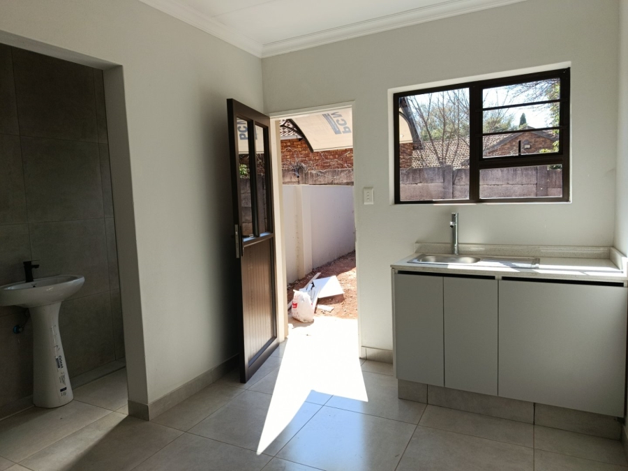 To Let 4 Bedroom Property for Rent in Heuweloord Gauteng