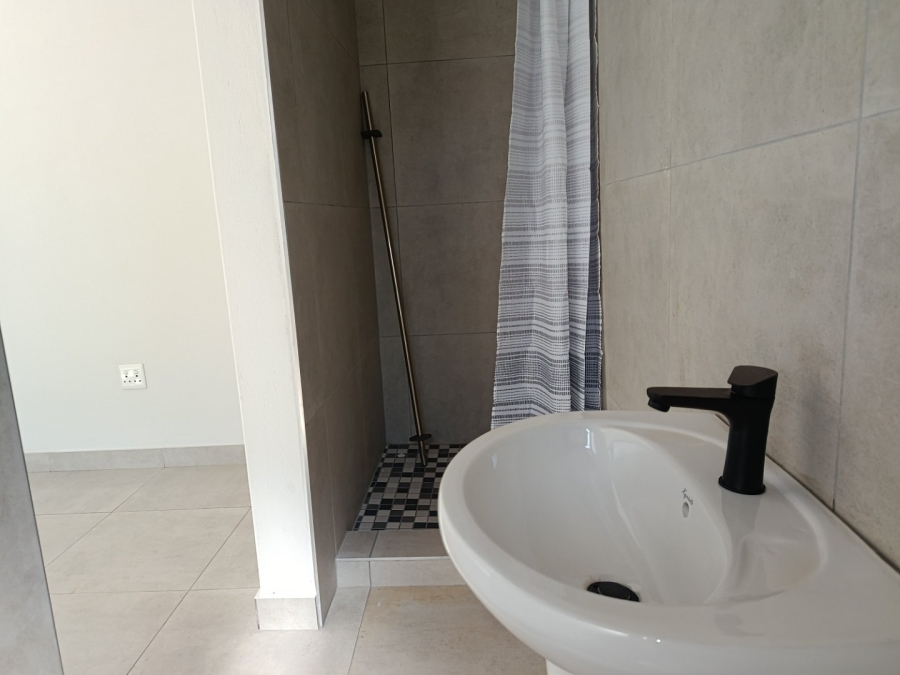 To Let 4 Bedroom Property for Rent in Heuweloord Gauteng