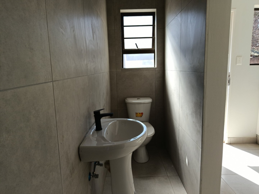 To Let 4 Bedroom Property for Rent in Heuweloord Gauteng