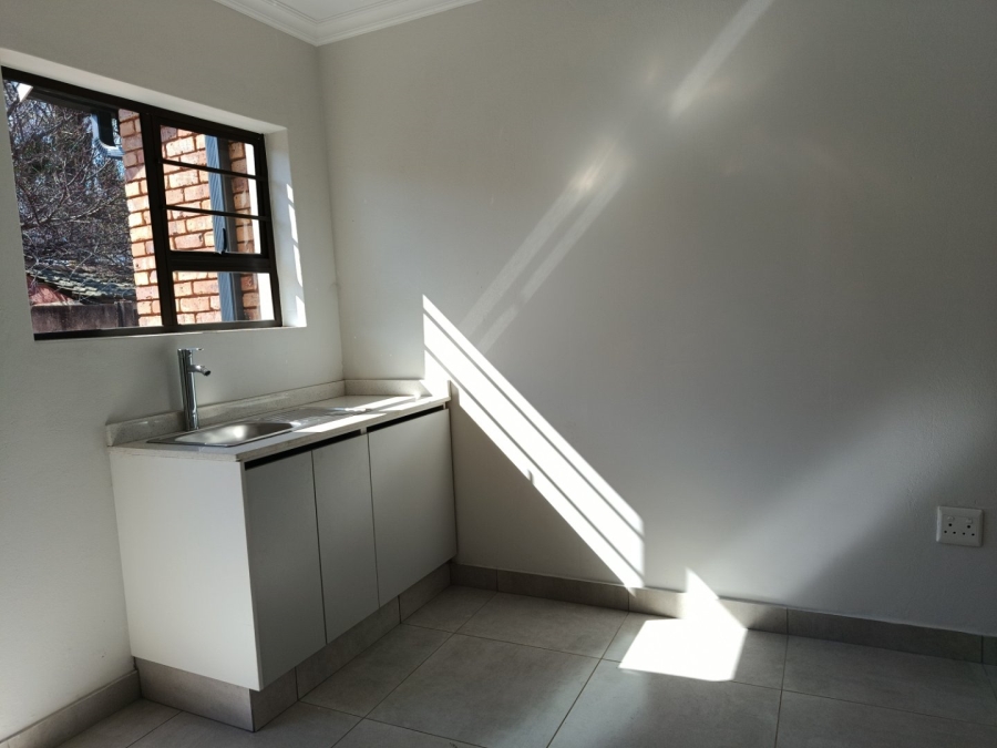 To Let 4 Bedroom Property for Rent in Heuweloord Gauteng