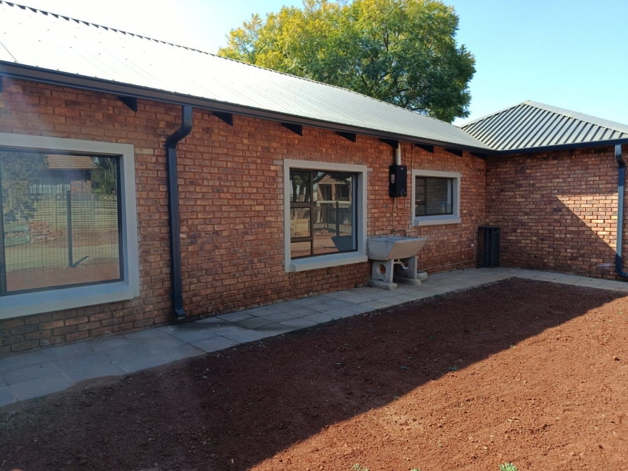 To Let 4 Bedroom Property for Rent in Heuweloord Gauteng