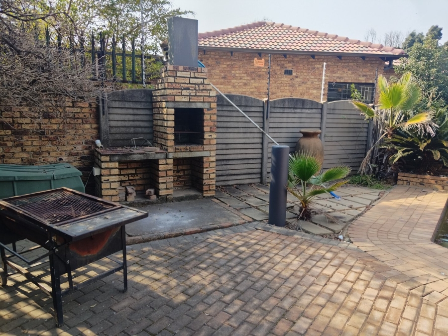 3 Bedroom Property for Sale in Sunward Park Gauteng