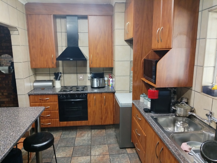 3 Bedroom Property for Sale in Sunward Park Gauteng