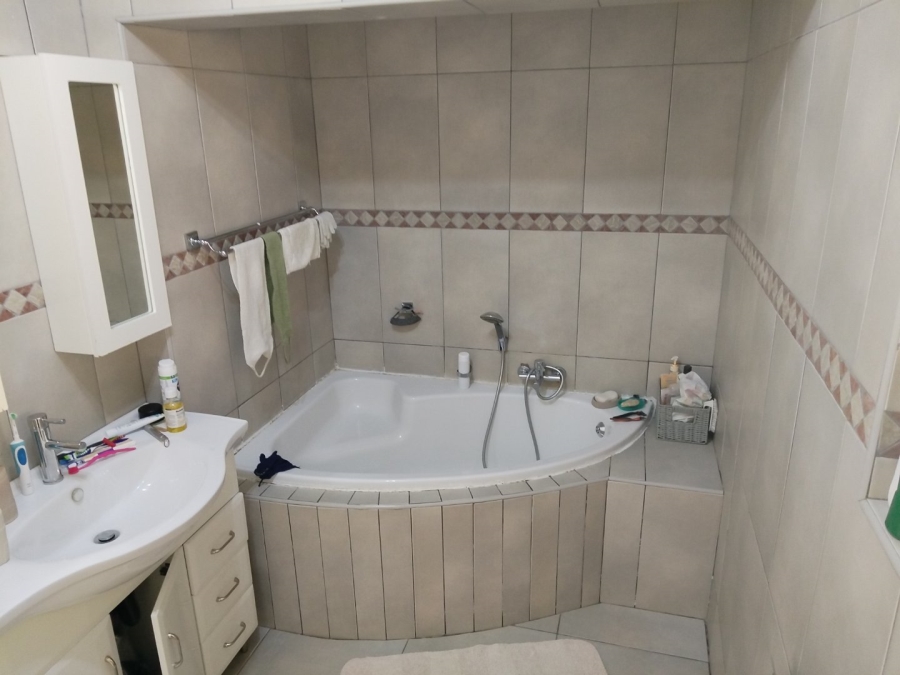 3 Bedroom Property for Sale in Sunward Park Gauteng